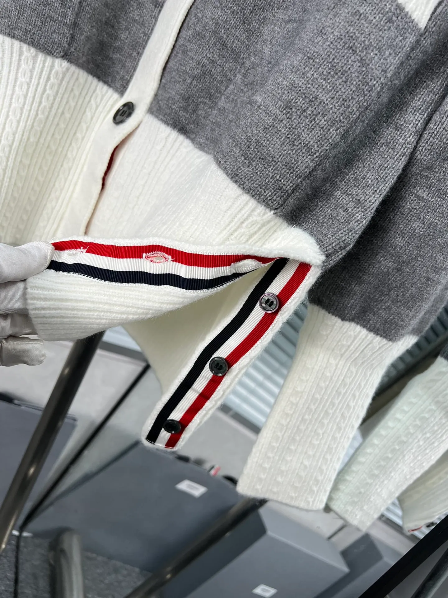 THOM BROWNE🇳🇱 OS ： ， ， TB ， ， ， ， ， ， Sizes:1 2 3 :